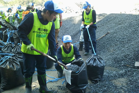 3月 東日本大震災被災地へ救援物資・職員派遣